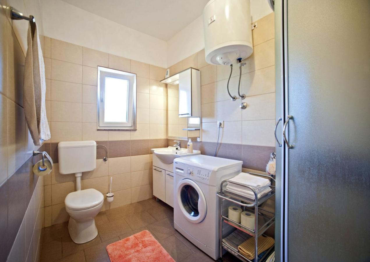 Apartments With A Parking Space Gornje Selo, Solta - 15545 Grohote Zewnętrze zdjęcie