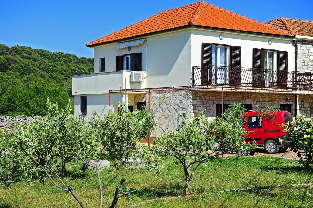 Apartments With A Parking Space Gornje Selo, Solta - 15545 Grohote Zewnętrze zdjęcie